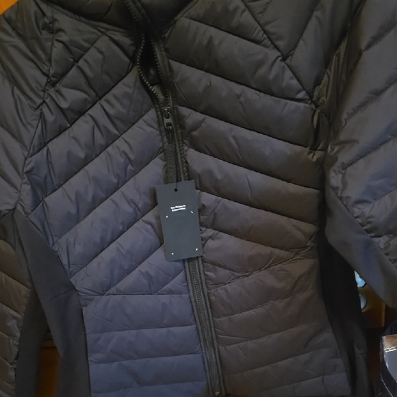 Fabletics Black Adventure Jacket - Picture 2 of 3